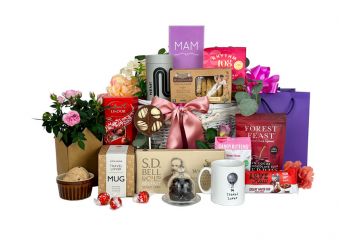 Perfect Gift and Flowers for Mum