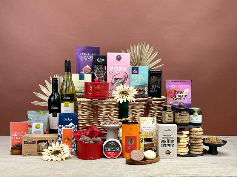 Emerald Treasures Duo Irish Hamper 