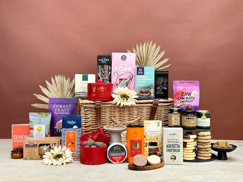 Emerald Treasures Irish Hamper 