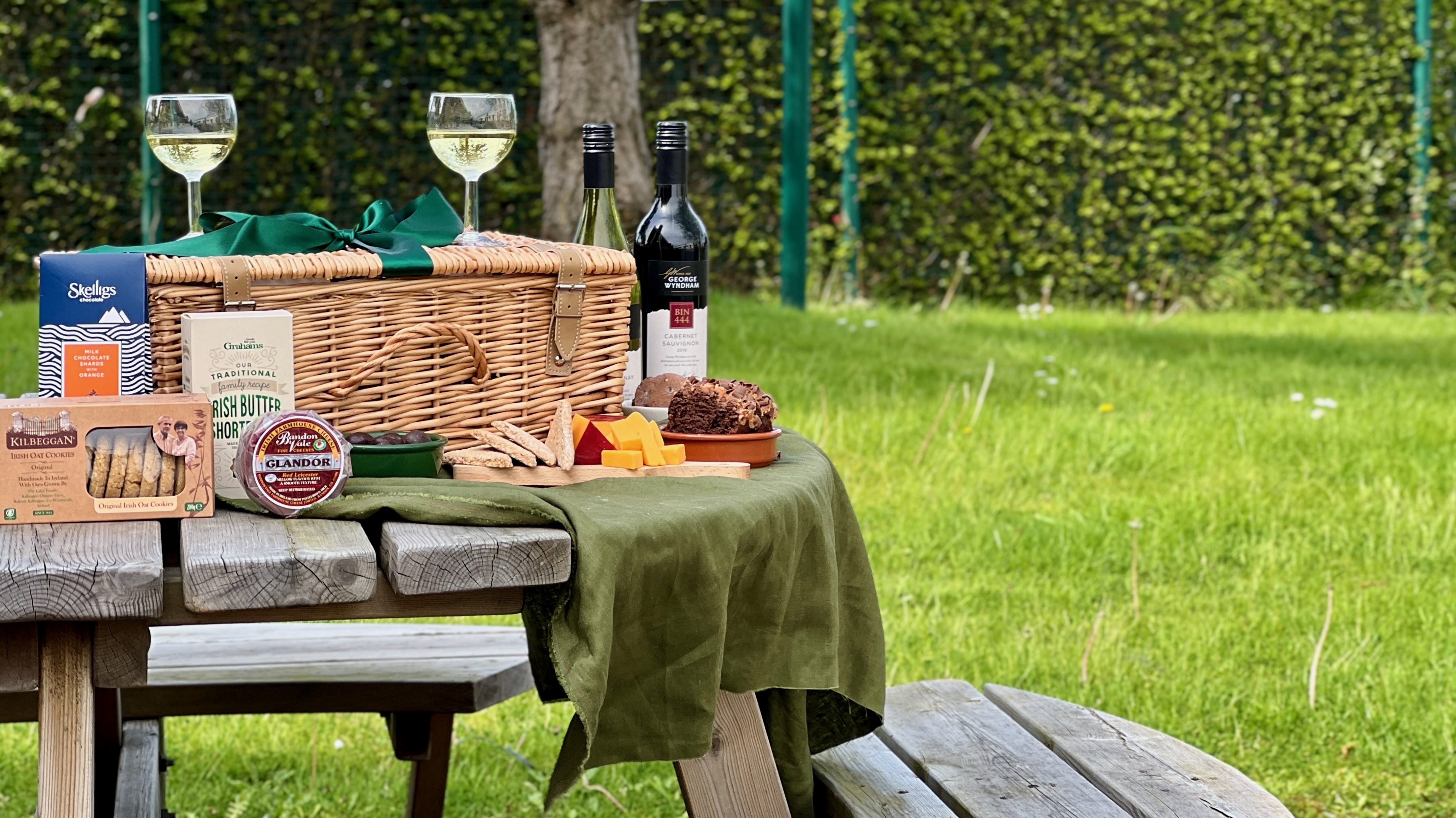 Discover the Best Hamper Gifts UK: Unique, Popular, and Delivered Anywhere