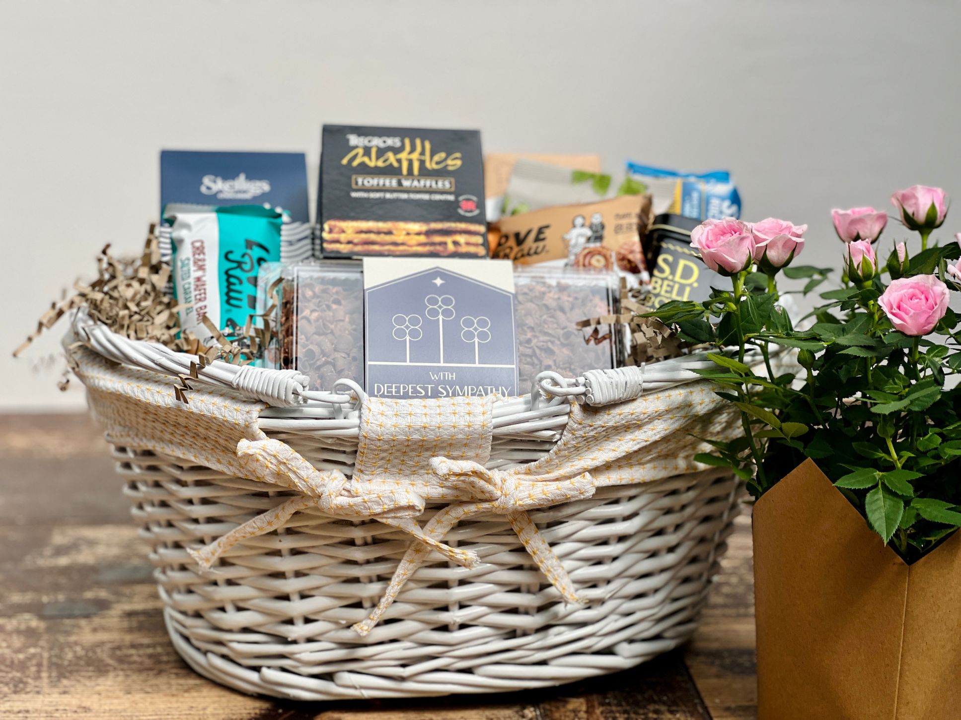 Navigating Sympathy Gifts: A Guide to Choosing Thoughtful Gift Baskets for Times of Loss